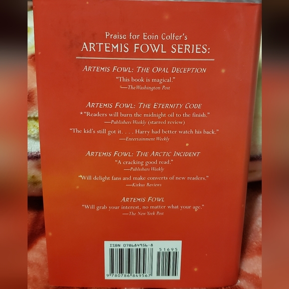 Artemis Fowl: The Lost Colony (Artemis Fowl #1) by Eoin Colfer - Picture 2 of 2